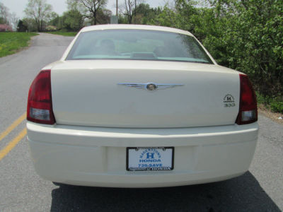 2007 Chrysler 300  Base