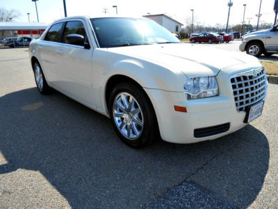 2006 Chrysler 300  Base