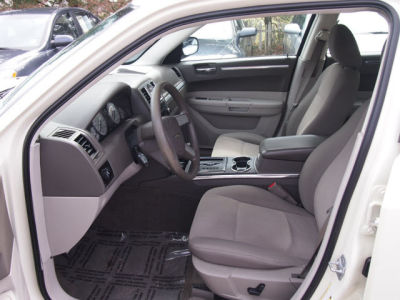 2009 Chrysler 300  LX