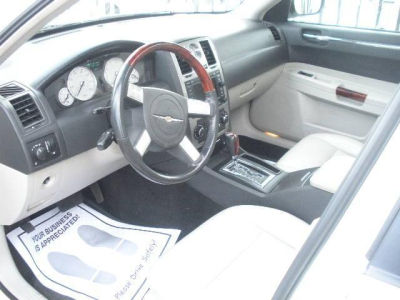 2005 Chrysler 300  Touring