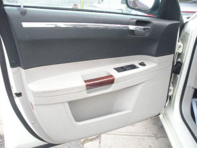 2005 Chrysler 300  Touring