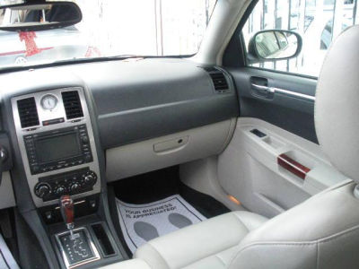 2005 Chrysler 300  Touring
