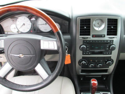 2005 Chrysler 300  300 Touring