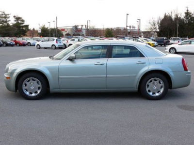2005 Chrysler 300  Touring