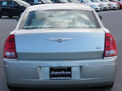 2005 Chrysler 300  Touring