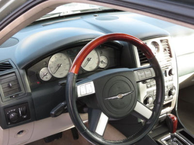 2005 Chrysler 300  Touring