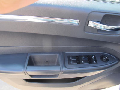2009 Chrysler 300  LX