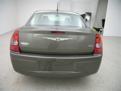 2008 Chrysler 300  LX