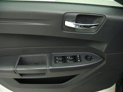 2008 Chrysler 300  LX