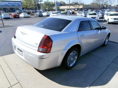 2005 Chrysler 300  Touring