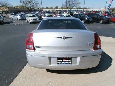 2005 Chrysler 300  Touring