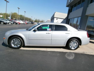 2005 Chrysler 300  Touring