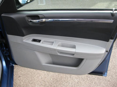 2007 Chrysler 300  TOUR