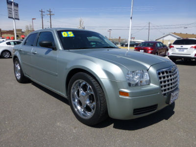 2005 Chrysler 300  Base