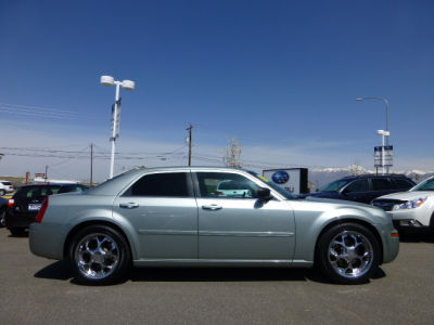 2005 Chrysler 300  Base