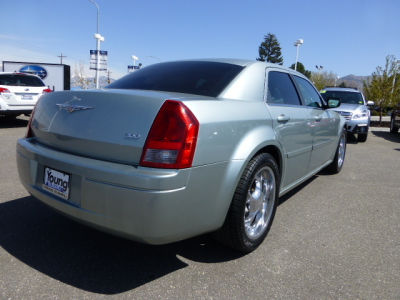 2005 Chrysler 300  Base