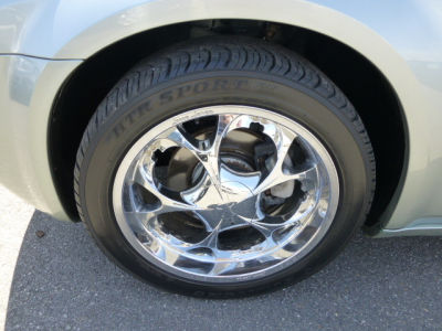 2005 Chrysler 300  Base