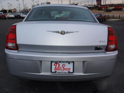 2005 Chrysler 300  Touring