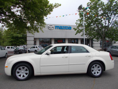 2005 Chrysler 300  Touring