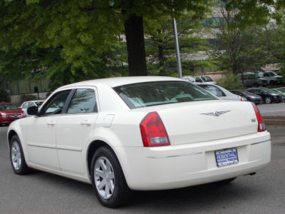 2005 Chrysler 300  Touring
