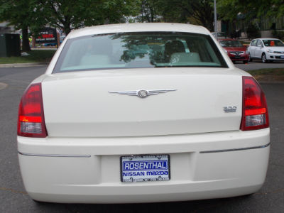 2005 Chrysler 300  Touring