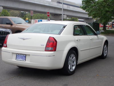 2005 Chrysler 300  Touring
