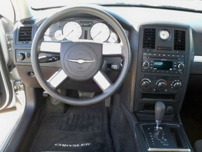 2008 Chrysler 300  LX