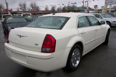 2005 Chrysler 300  Touring