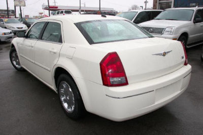 2005 Chrysler 300  Touring