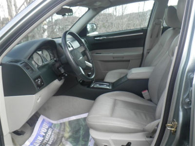 2005 Chrysler 300  Touring