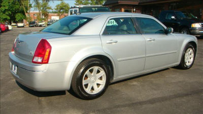 2005 Chrysler 300  Touring