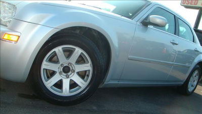 2005 Chrysler 300  Touring