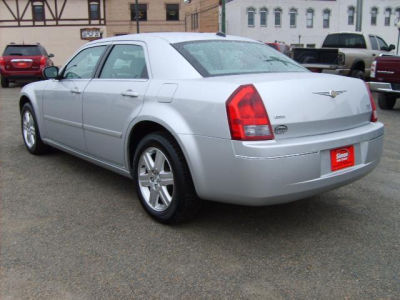 2005 Chrysler 300  Touring
