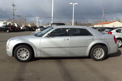 2009 Chrysler 300  LX