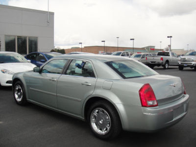 2005 Chrysler 300  Touring