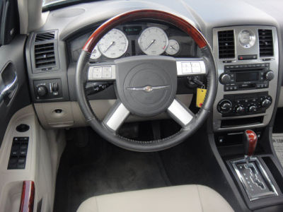 2005 Chrysler 300  Touring