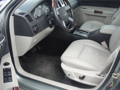 2005 Chrysler 300  Touring