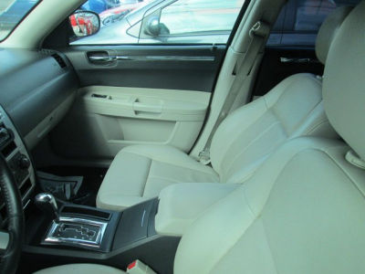 2008 Chrysler 300  LX