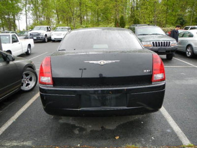 2007 Chrysler 300  Base