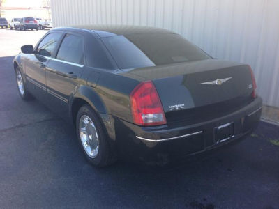2005 Chrysler 300  Touring