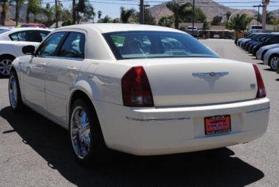 2005 Chrysler 300  Touring