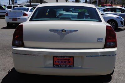 2005 Chrysler 300  Touring