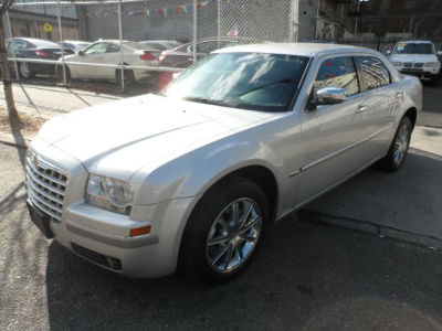 2010 Chrysler 300  Touring/Signature Series