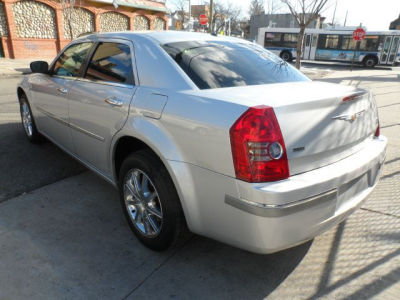 2010 Chrysler 300  Touring/Signature Series