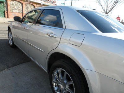 2010 Chrysler 300  Touring/Signature Series