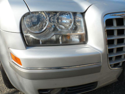 2010 Chrysler 300  Touring/Signature Series