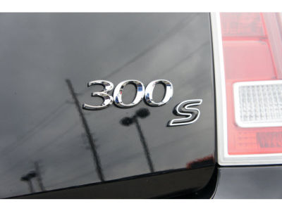 2012 Chrysler 300  S V8