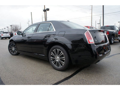 2012 Chrysler 300  S V8