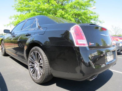 2012 Chrysler 300  S V6
