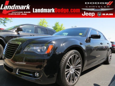 2012 Chrysler 300  S V6